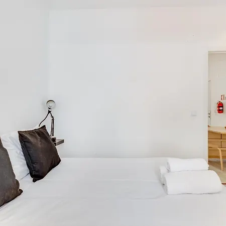 Alcantara Charm 3br Apartment *