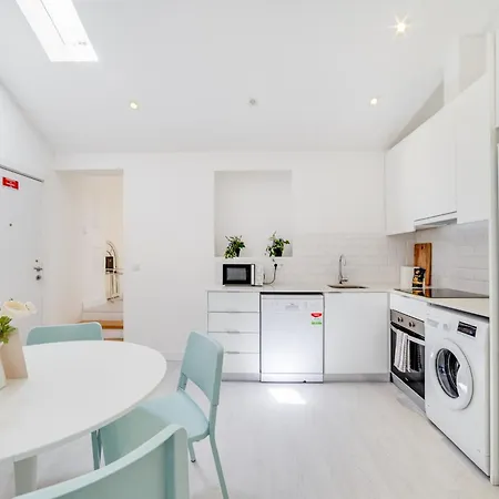 Alcantara Charm 3br Lisbon